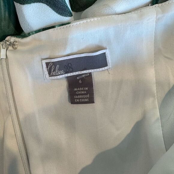 Chelsea28 Women’s Palm Leaf Green Ruffle Maxi Dress - Picture 7 of 7